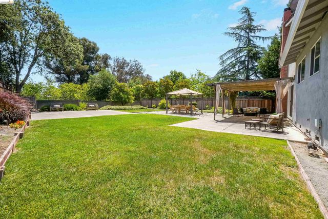 2704 Mohawk Cir, San Ramon, CA 94583