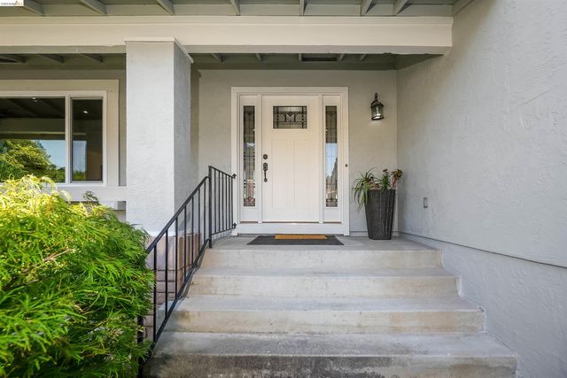 2704 Mohawk Cir, San Ramon, CA 94583