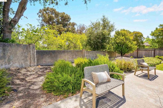 2704 Mohawk Cir, San Ramon, CA 94583