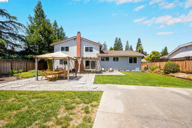 2704 Mohawk Cir, San Ramon, CA 94583