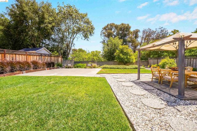 2704 Mohawk Cir, San Ramon, CA 94583