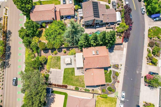 2704 Mohawk Cir, San Ramon, CA 94583