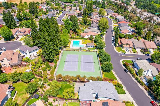 2704 Mohawk Cir, San Ramon, CA 94583
