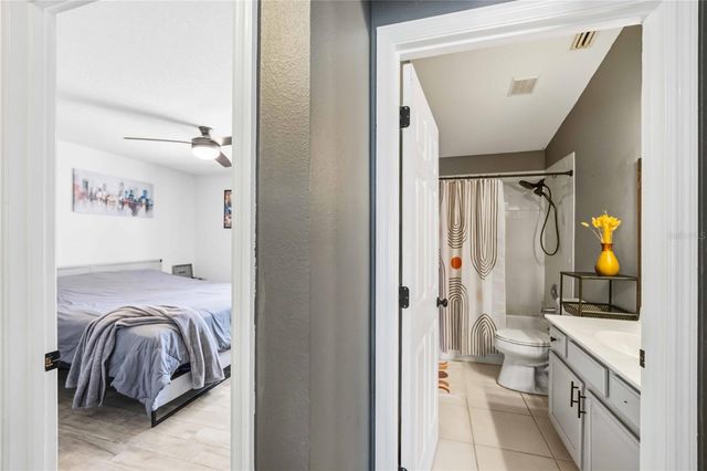 4851 HAMLETS GROVE DRIVE, Sarasota, FL 34235