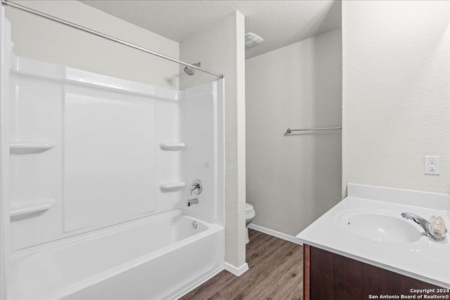 2438 Key Hole View, Converse, TX 78109