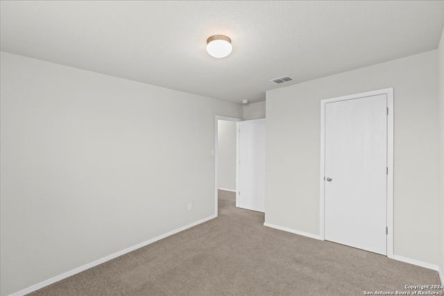 2438 Key Hole View, Converse, TX 78109