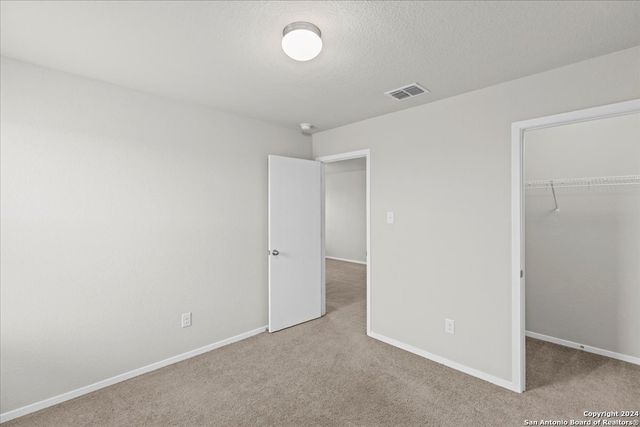 2438 Key Hole View, Converse, TX 78109