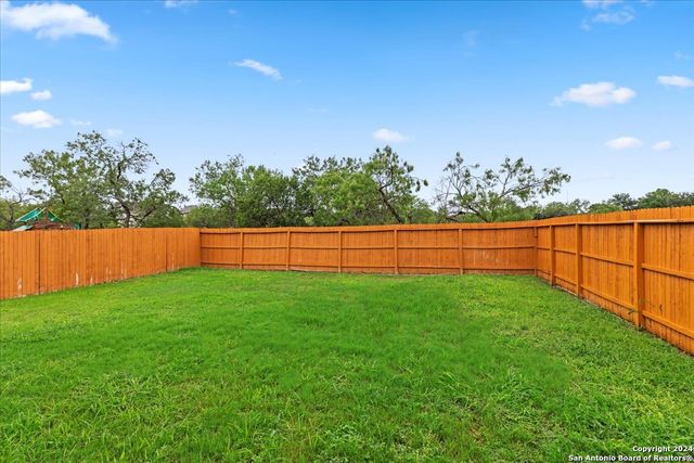 2438 Key Hole View, Converse, TX 78109