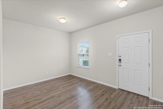 2438 Key Hole View, Converse, TX 78109