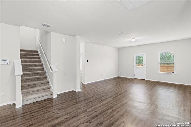 2438 Key Hole View, Converse, TX 78109