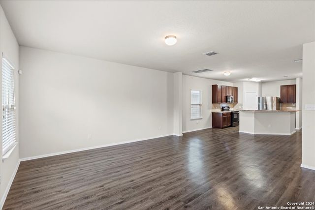 2438 Key Hole View, Converse, TX 78109