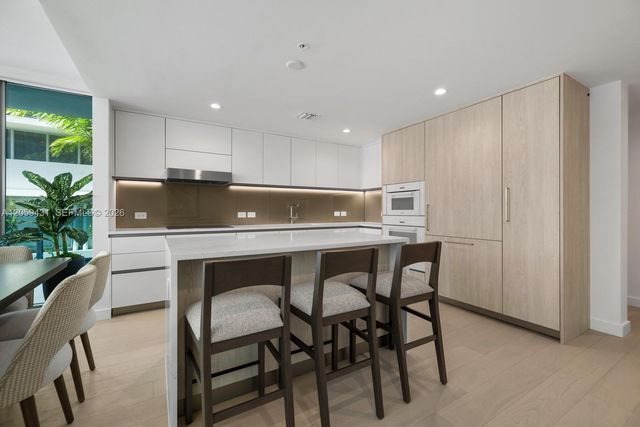 9221 E Bay Harbor Drive 212, Bay Harbor Islands, FL 33154