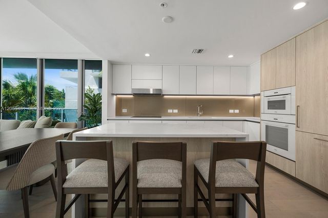 9221 E Bay Harbor Drive 212, Bay Harbor Islands, FL 33154