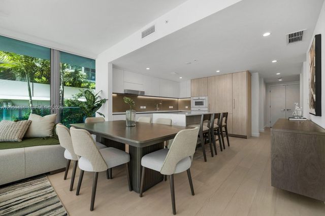 9221 E Bay Harbor Drive 212, Bay Harbor Islands, FL 33154