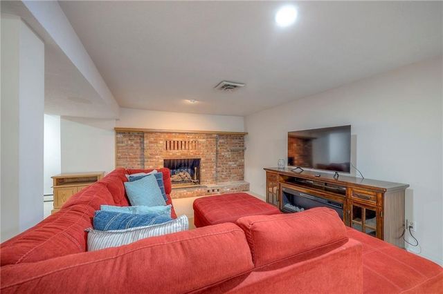 4036 Shrine Park Road, Leavenworth, KS 66048