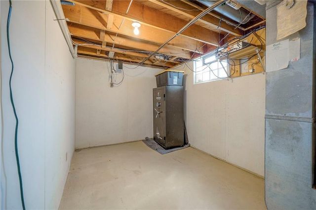 4036 Shrine Park Road, Leavenworth, KS 66048