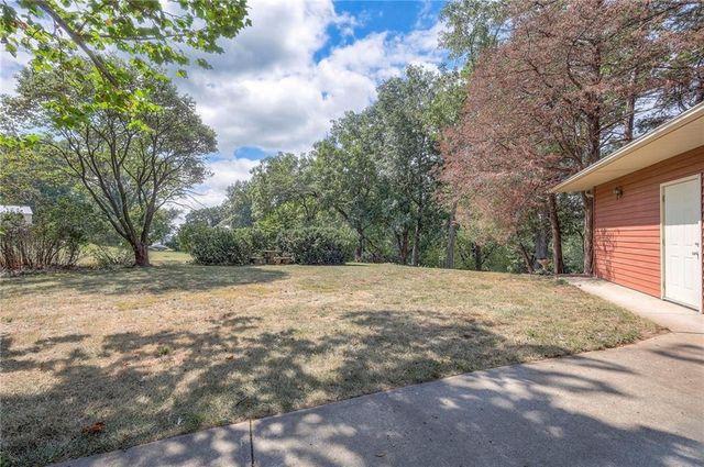 4036 Shrine Park Road, Leavenworth, KS 66048