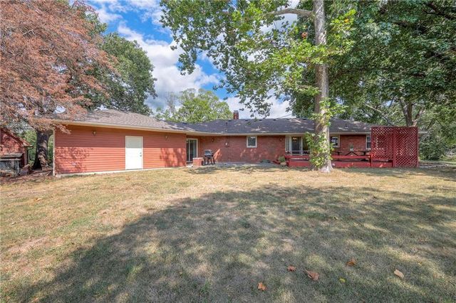 4036 Shrine Park Road, Leavenworth, KS 66048