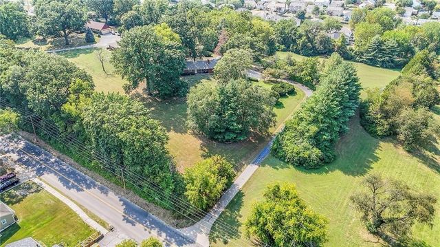 4036 Shrine Park Road, Leavenworth, KS 66048