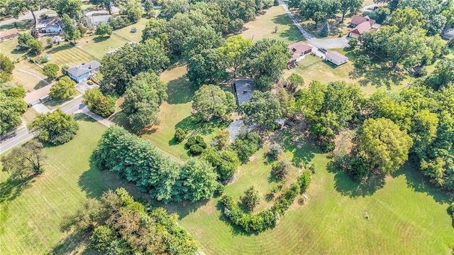 4036 Shrine Park Road, Leavenworth, KS 66048