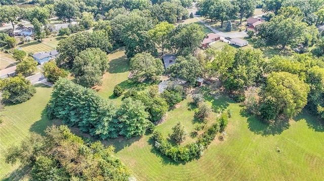 4036 Shrine Park Road, Leavenworth, KS 66048