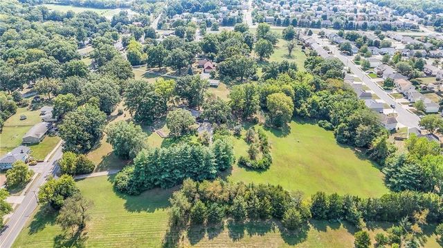 4036 Shrine Park Road, Leavenworth, KS 66048