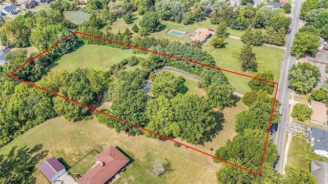 4036 Shrine Park Road, Leavenworth, KS 66048