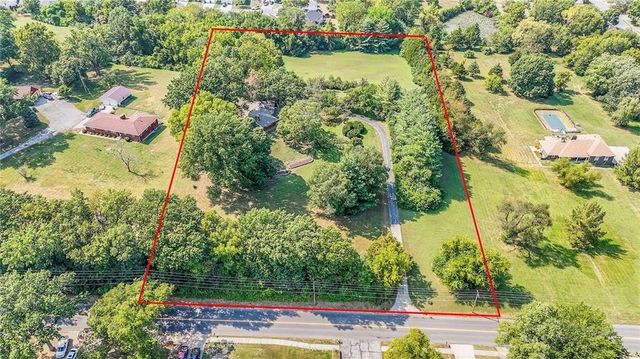 4036 Shrine Park Road, Leavenworth, KS 66048