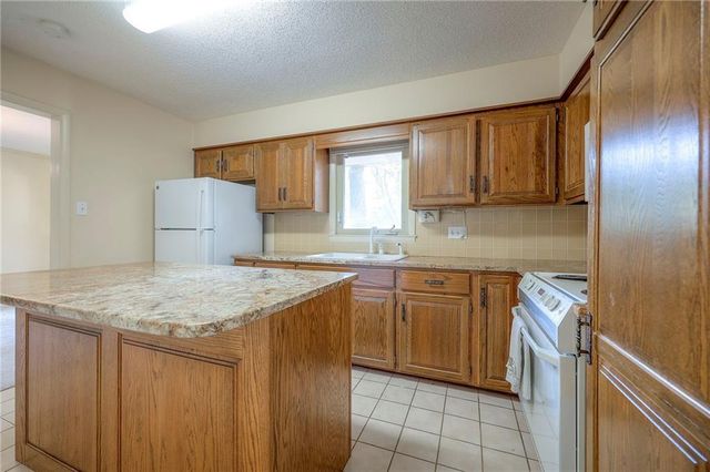 4036 Shrine Park Road, Leavenworth, KS 66048