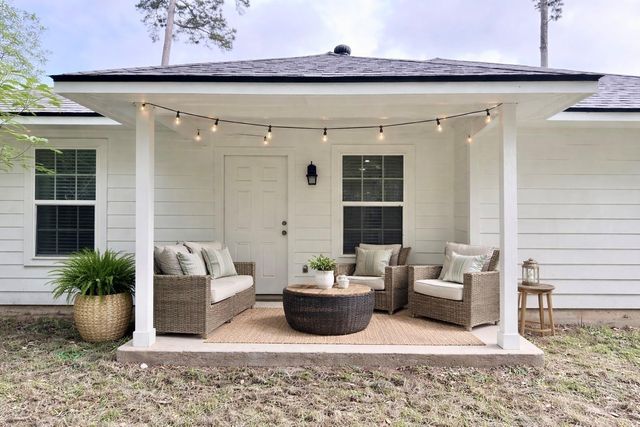 322 Green Leaf Street, Huntsville, TX 77340