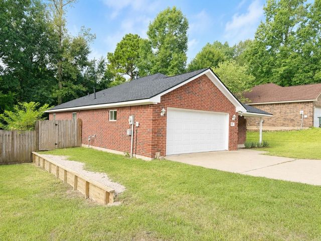 322 Green Leaf Street, Huntsville, TX 77340