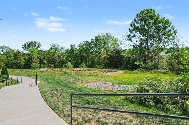 828 Goswell Dr Unit 102, Nolensville, TN 37135