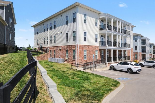 828 Goswell Dr Unit 102, Nolensville, TN 37135