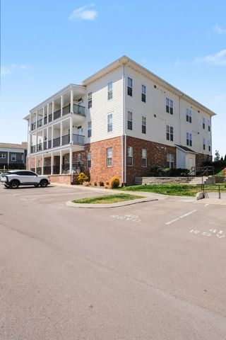 828 Goswell Dr Unit 102, Nolensville, TN 37135