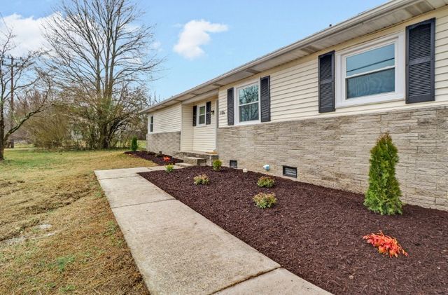 106 Dearman St, Smithville, TN 37166