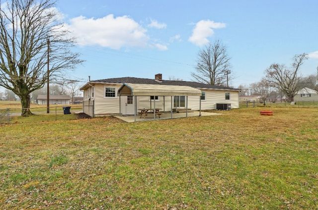 106 Dearman St, Smithville, TN 37166