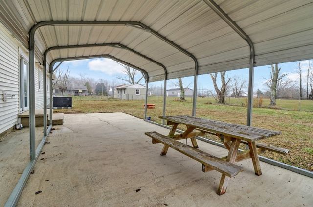 106 Dearman St, Smithville, TN 37166