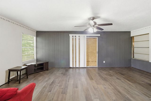 6632 Emhouse Street, Dallas, TX 75232