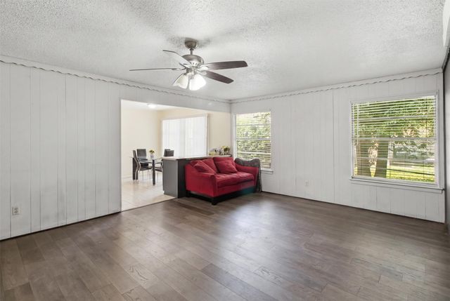 6632 Emhouse Street, Dallas, TX 75232