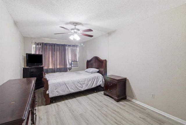 6632 Emhouse Street, Dallas, TX 75232