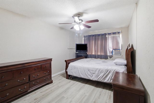 6632 Emhouse Street, Dallas, TX 75232