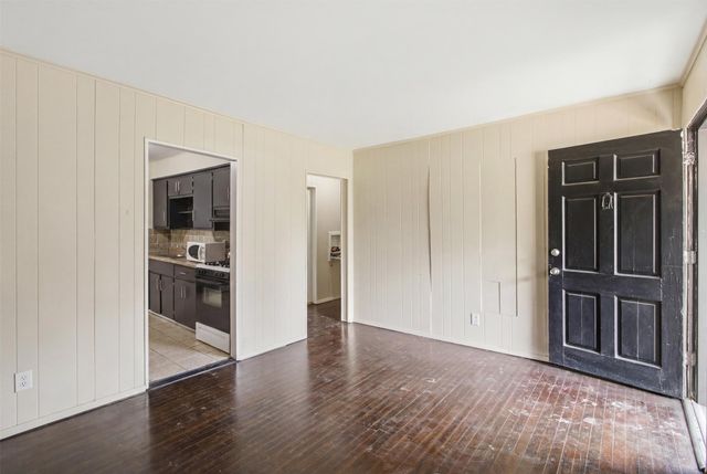 6632 Emhouse Street, Dallas, TX 75232