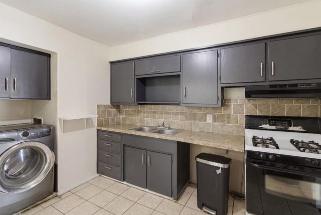 6632 Emhouse Street, Dallas, TX 75232