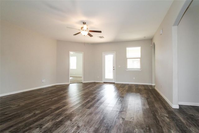 320 E Georgia, Mustang, OK 73064
