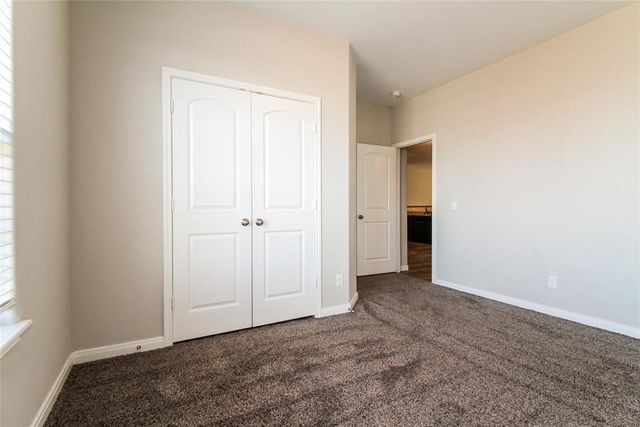 320 E Georgia, Mustang, OK 73064