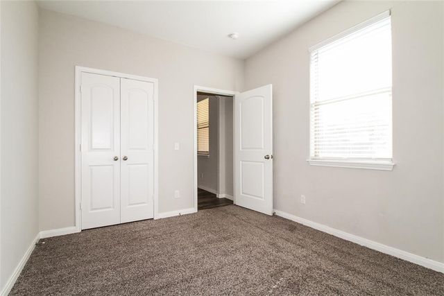 320 E Georgia, Mustang, OK 73064