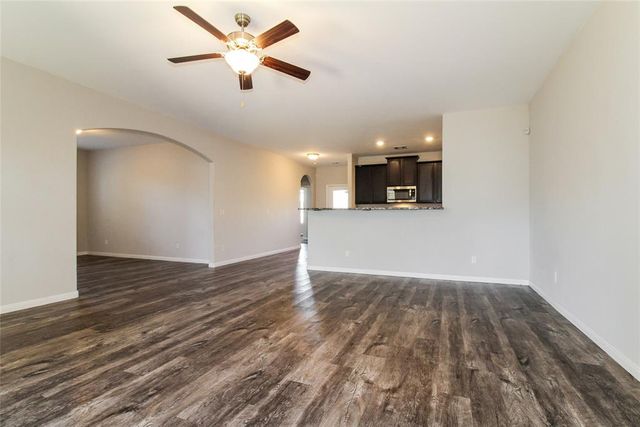 320 E Georgia, Mustang, OK 73064