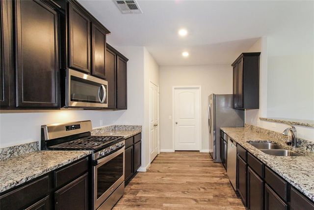 320 E Georgia, Mustang, OK 73064