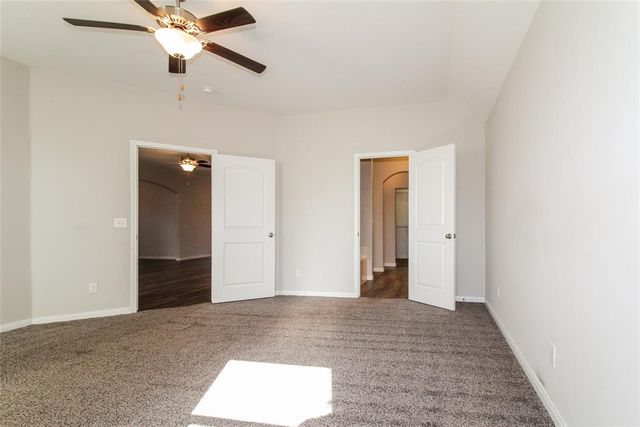 320 E Georgia, Mustang, OK 73064