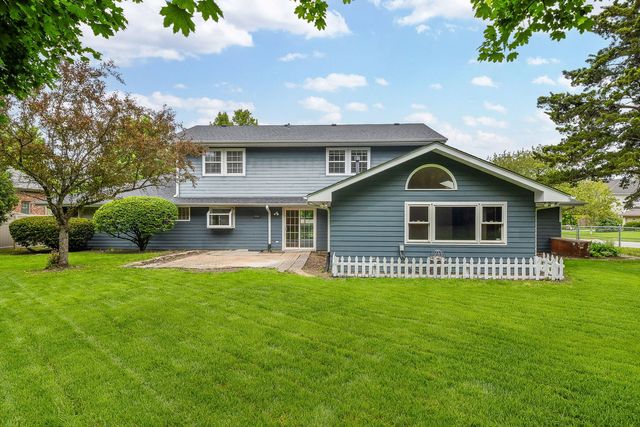 532 Ranch Road, Wheaton, IL 60187